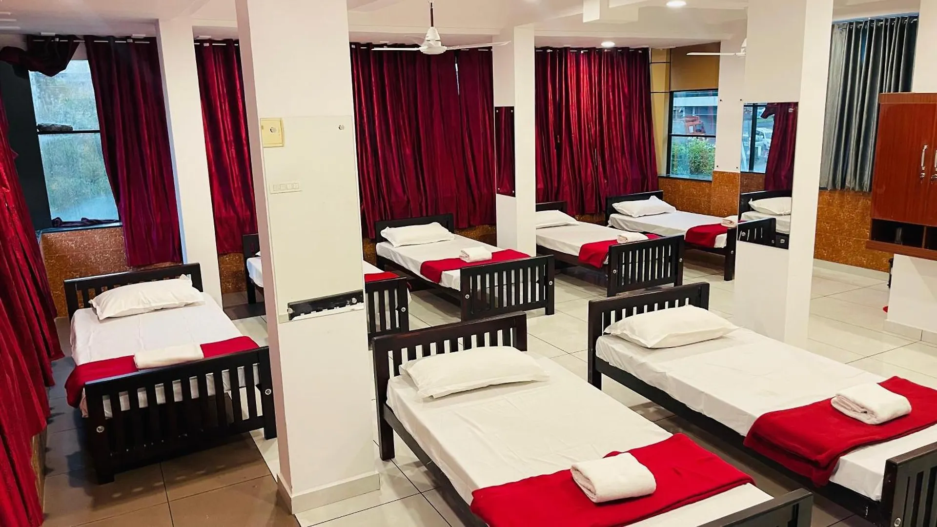Hostel Misty Dormitory Munnar Anachal